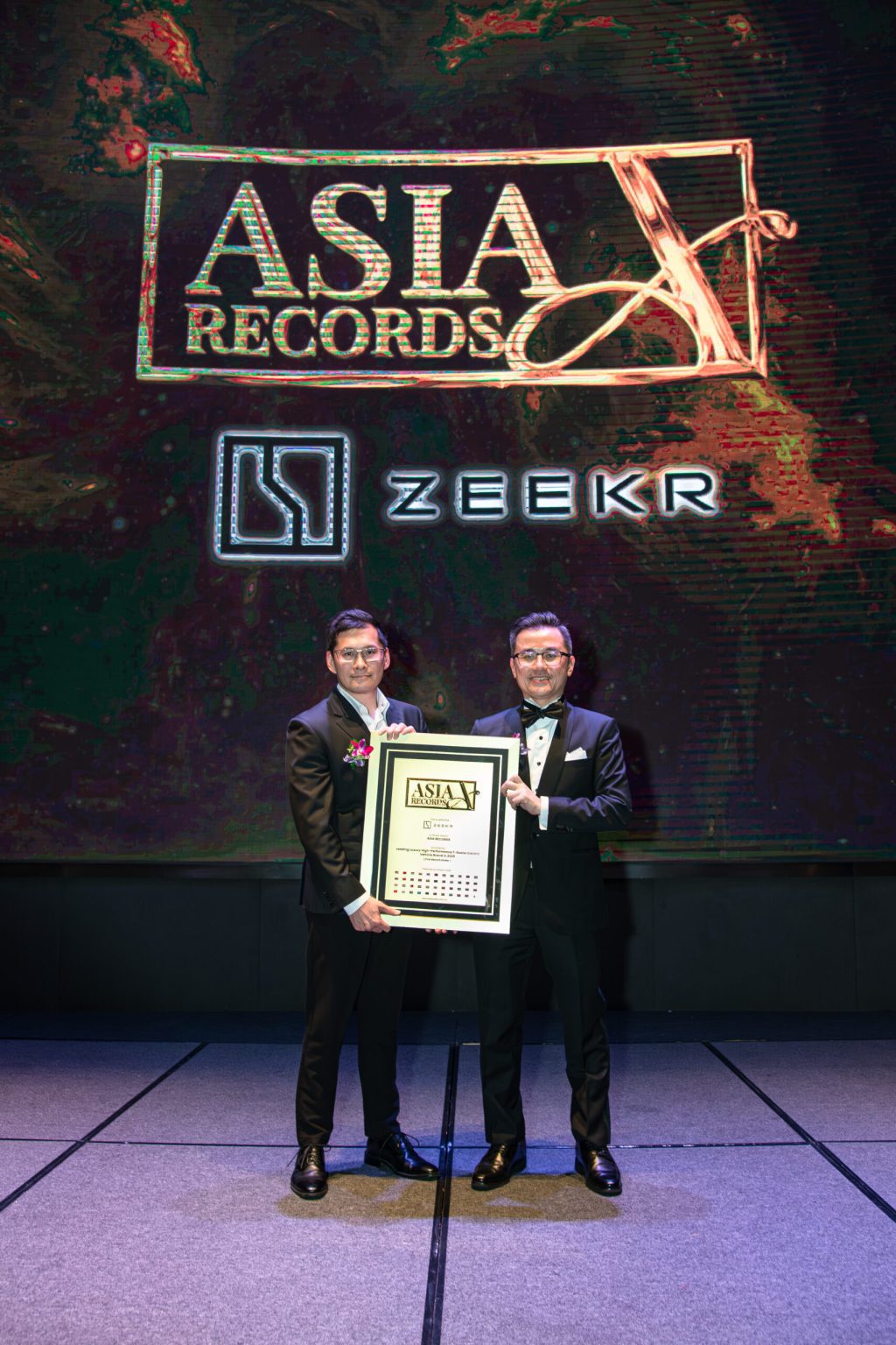 Zeekr Recognised by The Asia Record for Leading Luxury High-Performance 7-Seater Electric Vehicle Brand in 2025
